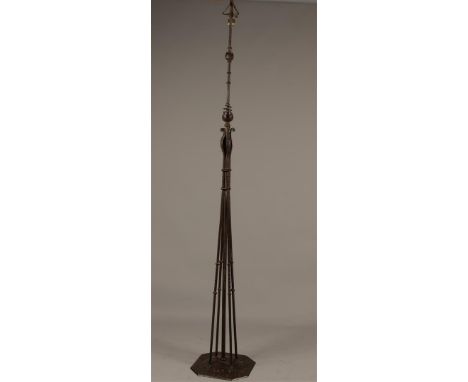 An Arts & Crafts lamp base for a floor lamp. ca 1910.H.: 203 cm. 