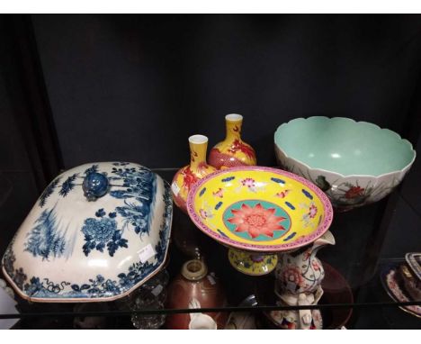 together with a dish on stand and bowl (5)