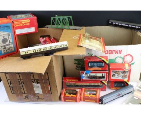Quantity of OO gauge model railway to include 6 x boxed items of rolling stock, Palitoy Mainline 0-6-0T Class J72 locomotive 
