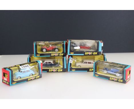 Six boxed Triang Spot On diecast models to include 280 Vauxhall Cresta in dark blue with white roof, 286 Austin 1800 beige, 2