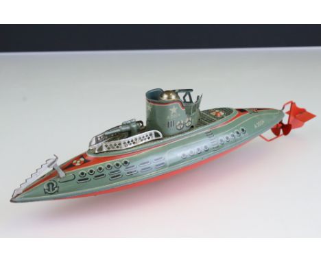 Arnold tin plate A2004 Submarine model, vg condition but missing flap 