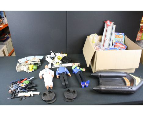 Collection of figures and accessories to include 2 x carded Matchbox Stingray figures (Commander Sam Shore with Hover Chair &