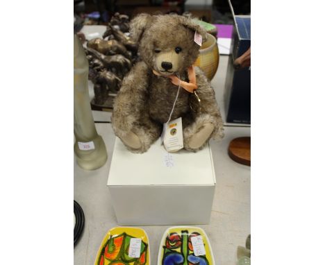 A Steiff mohair bear - 'The Bear of The Year 2009', issued by the Danbury Mint, No. 00648, with certificate and box Good cond