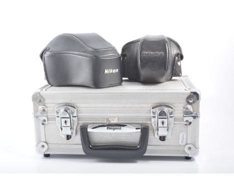 Selection of vintage camera cases, including leather, hard carry cases and others, large quantity. 