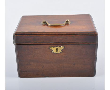 Georgian mahogany tea caddy with moulded outlines, W23cm.
