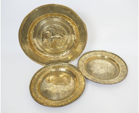Pair of Continental brass dishes, commemorating the battle and capture of a Roman fortification by a Christian army, 18th Cen