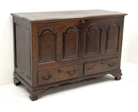 18th century oak mule chest, moulded rectangular hinged top enclosing hinged candle box, four fielded stepped arch panelled f
