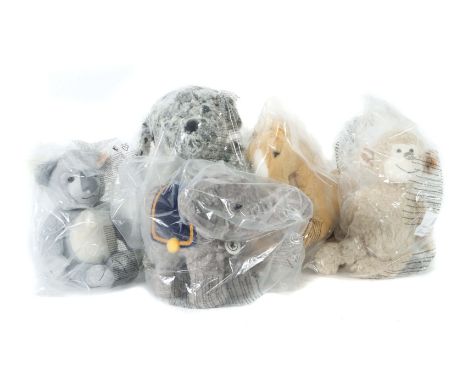 5 TiereSteiff, neuzeitlich, 1 x Koala "Nils", Nr. 067587, H: 30 cm; 1 x Schlenker Haflinger "Franzi", Nr. 070679, L: 30 cm; 1