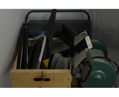 Mixed tools, to include: a Kinzo bench grinder model BE406; various grinding wheels; saws; and a metal toolbox containing ass