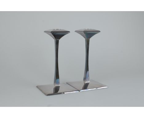 A pair of modern silver Designer Candlesticks with slender stems on square bases, Sheffield 2000, 9in, maker: Carr's of Sheff