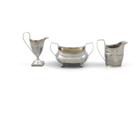 A GEORGE III SILVER OVAL SUGAR BOWL London c.1812, mark of Samuel and Edward Davenport, the body with chased and engraved dec
