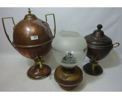 Copper tea urn/samovar H48cm, another, and an oil lamp (3) Condition Report Click here for further images, condition, auction