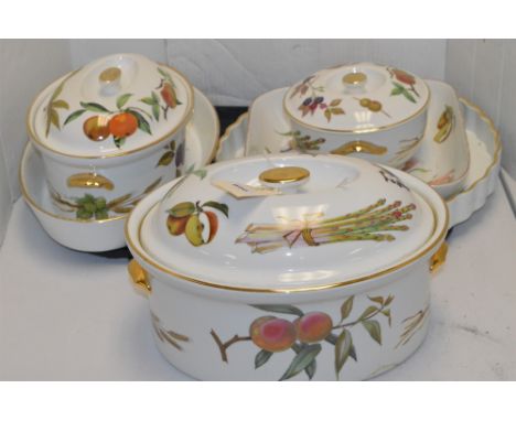 Royal Worcester Evesham oven to table ware, to include: flan dishes and tureens.