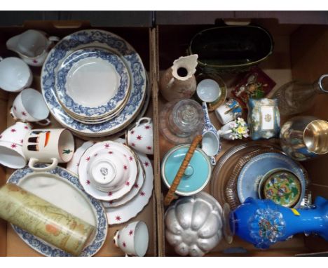 A good mixed lot to include Royal Vale bone china tea service, Noritake ceramic Tig, Royal Doulton posy in the form of a swan
