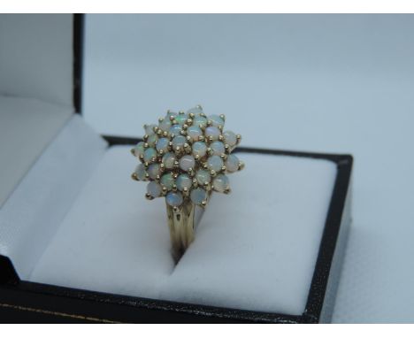 9ct Yellow Gold Opal Cluster Ring - 4.3 grams 