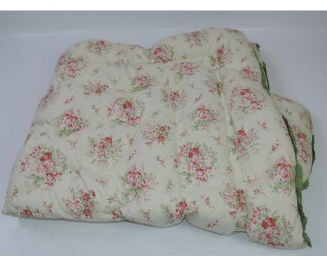 Vintage Eiderdown - 54" x 61" 