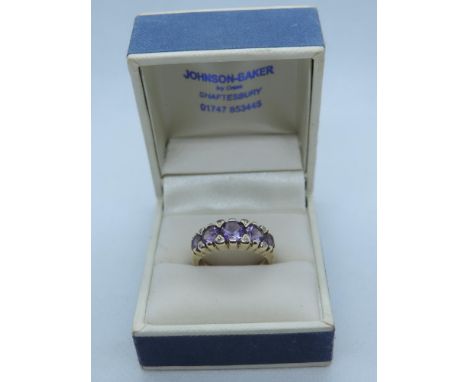 9ct Amethyst and Diamond Five Stone Ring - 3.5 grams 