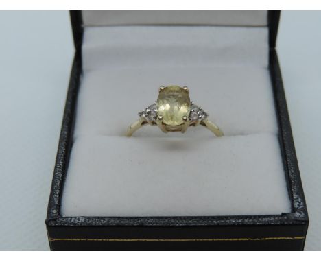 9ct Yellow Gold and Citrine Ring - 1.75 grams 