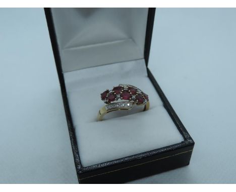 9ct Gold Ruby and Diamond Cluster Ring - 2.9 grams 