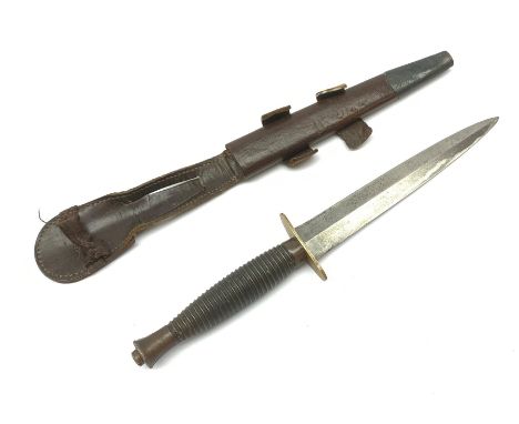 British Fairbairn-Sykes type 3rd pattern Commando fighting knife with unmarked 17cm double edged blade, oval brass cross-guar