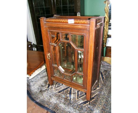 An Edwardian table top glazed Mahogany Display Cabinet having a swag inlaid top over a Boxwood strung frame with single nine 