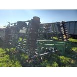 John Deere 726 Soil Finisher - 26ft, Hydraulic Fold, Hydraulic Transport, C-Spring, Clod Buster,