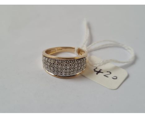 A multi diamond ring in 9ct - size M - 2.9gms