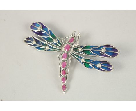 A LARGE SILVER PLIQUE ENAMEL RUBY DRAGONFLY BROOCH.