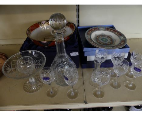 A mixed lot comprising Royal Worcester Flight bowl released for the Queens Silver Jubilee together with further decorated pla