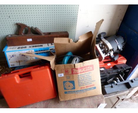 A mixed lot of various assorted power and other tools to include Makita circular saw Bosch jigsaw, a Trend router and various