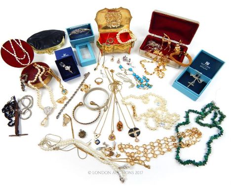 A large quantity of vintage costume jewellery and jewellery boxes, to include many necklaces, crystal-set brooches, bead neck