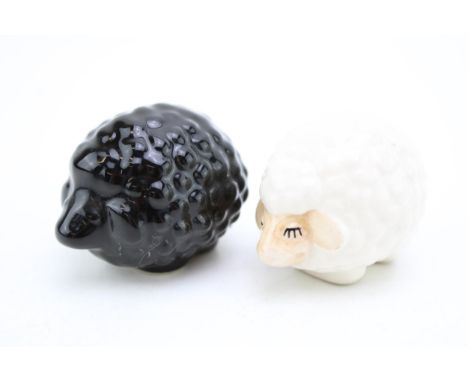 Wade Traufler Black and White Sheep, made by Wade in 1992 for Traufler Ltd (American Import). Height 4.5cm  Of first quality 