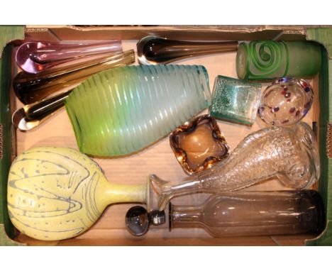 A collection of vintage glassware to include mid century examples predominantly in green, yellow and clear glass. Of note Isl