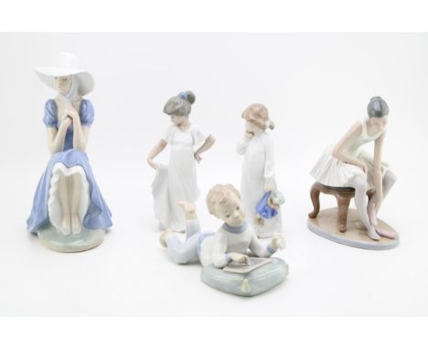 Nao figures to include a girl wearing a bonnet, a seated ballet dancer, a girl with teddy and others (5).  In good condition 