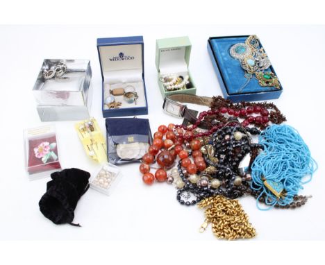 A group of vintage and later costume jewellery including hardstone necklace, rolled gold Maltese cross pendant, multi-strand 