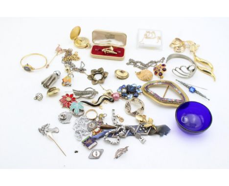 A group of vintage and later costume jewellery, including a silver and enamel boat brooch, a pair of Art Deco paste buckles, 
