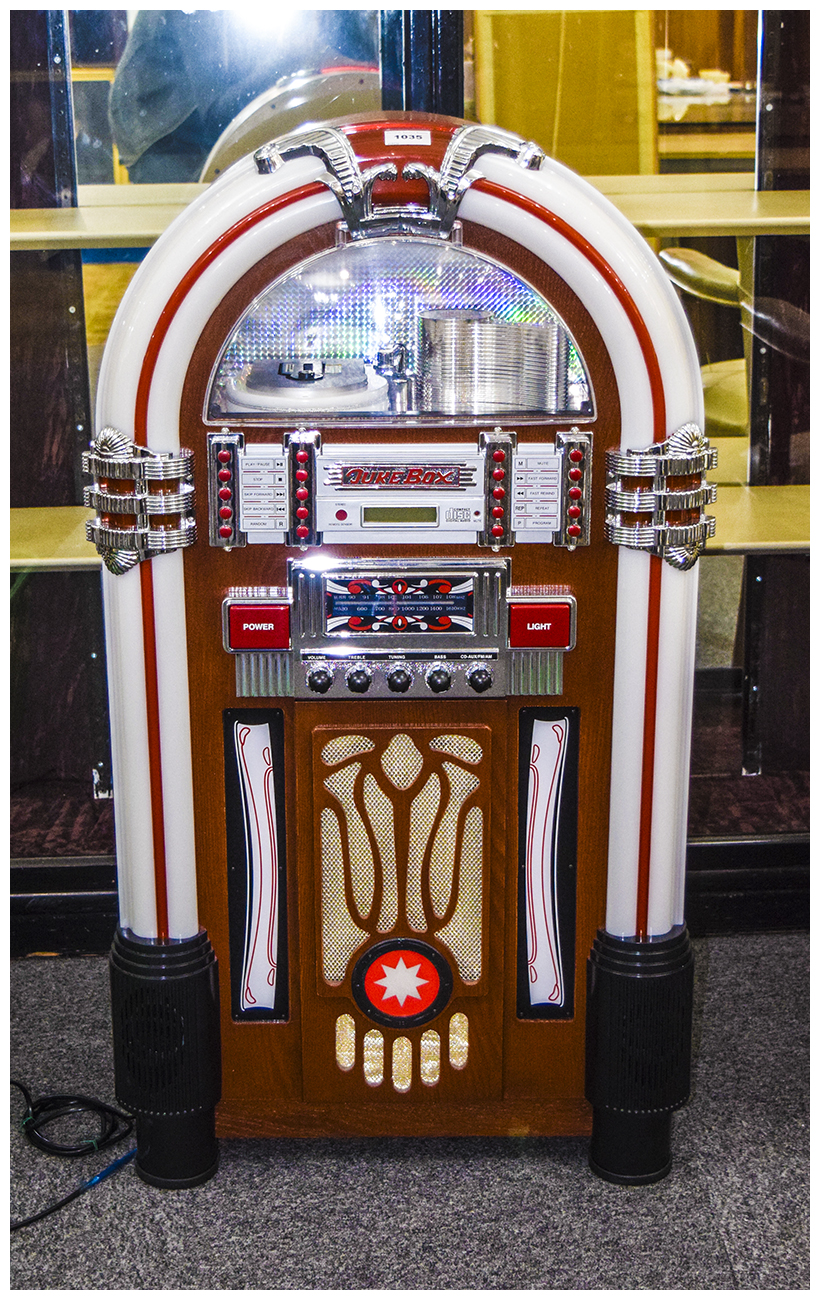 Novelty Multi CD Player Floorstanding Hollywood 1 CD Jukebox, Built In