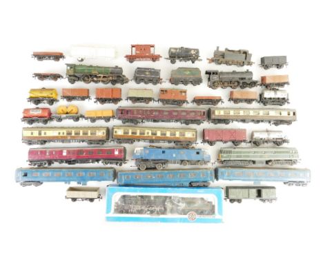 A collection of OO Gauge railway engines and rolling stock to include Tri-Ang items, Princess Elizabeth engine, Airfix Royal 