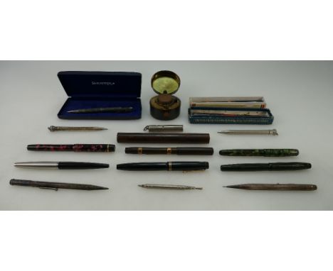 A collection of vintage fountain pens and silver propelling pencils by Sheaffer, Onoto, Parker, Waterman & Summit 9ct gold fo