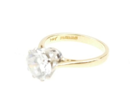 18ct ring with 2 carat cubic zirconia type stone (3.9g) (ring size K)