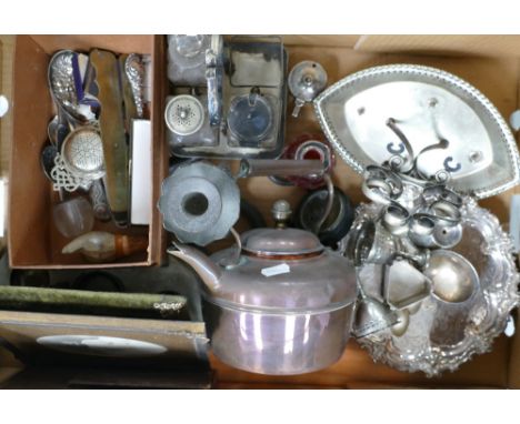 A collection of various vintage metal ware items including silver plate, brass & copper, old brass photograph frames etc