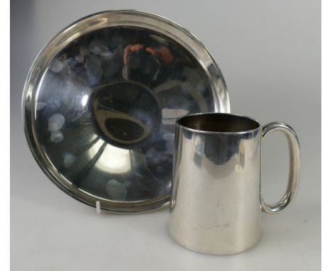 Silver footed contemporary bowl hallmarked for London 1963 (497g) and Silver tankard (282.5g)  (2)