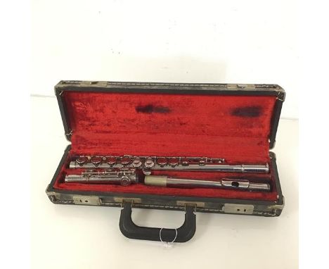 An Artley Elkhart-Ind flute in three parts, including original hard case (flute assembled: 67cm)