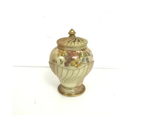 A blush ivory Royal Worcester pot pourri vase, of urn form with pierced lid, shape no.1720 (h.20cm x 14cm)