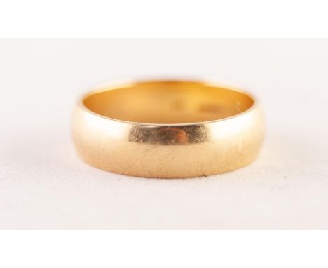 GENTS 18ct GOLD BROAD WEDDING RING, 9.4 gms ring size "X"