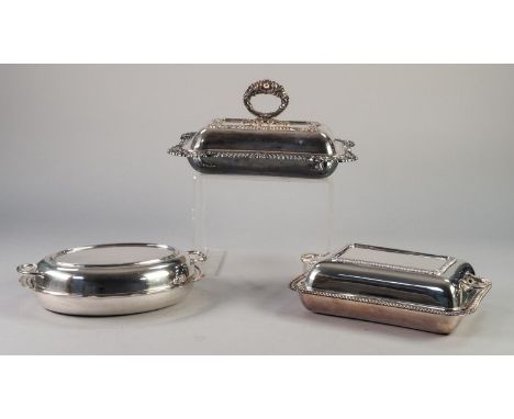 MAPPIN &amp; WEBB EARLY 20th CENTURY HEAVY SHAPED QUALITY ENTREE DISH AND COVER with detachable ring handle and applied borde