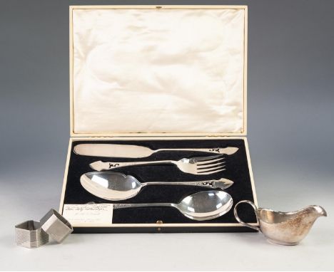 CASED SET OF ELECTROPLATE SERVERS, viz TWO SPOONS, CAKE SLICE AND FORK, with pierced spade shape handles, an ELECTROPLATE SAU