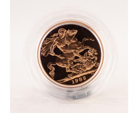 ELIZABETH II UK 1982 GOLD PROOF SOVEREIGN, in case with leaflet