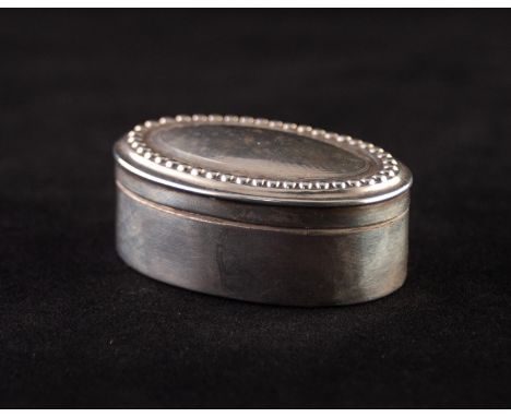 EDWARD VII SILVER SMALL SNUFF BOX, of oval form with beaded border to the domed and hinged cover, 2 ¼? x 1 ½? (5.7cm x 3.8cm)