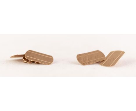 PAIR OF 9ct GOLD ENGINE TURNED DOUBLE CUFFLINKS, 3.17g Good condition.